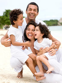 http://www.guiainfantil.com/uploads/navidad/familia-feliz-morenaG.jpg